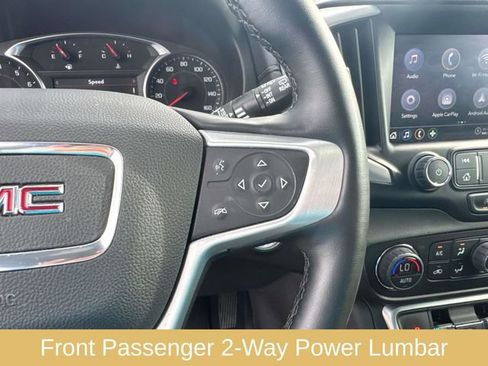 Used 2024 GMC Terrain SLT image 29