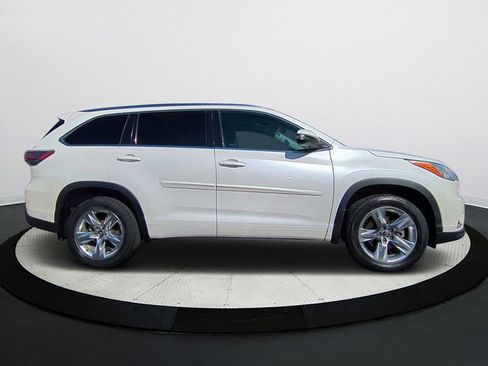 Used 2016 Toyota Highlander Limited image 3