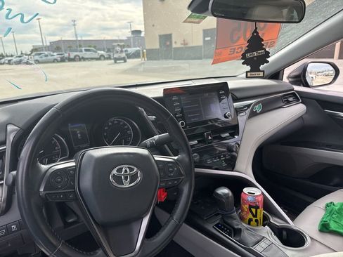 Used 2024 Toyota Camry SE image 6
