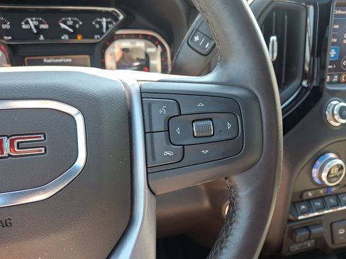 Used 2021 GMC Sierra 1500 SLT w/ SLT Premium Plus Package AWD/4WD image 22