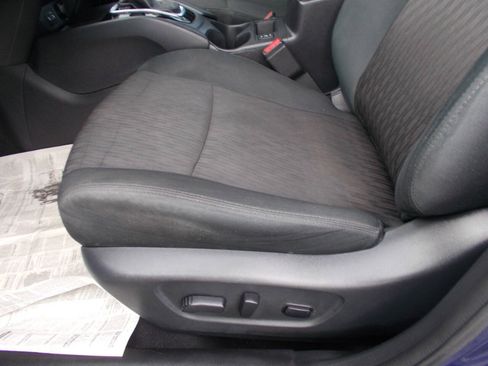 Used 2018 Nissan Rogue SV AWD/4WD image 12