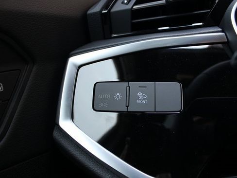 New 2025 Audi Q3 2.0T Premium image 16