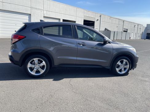 Used 2017 Honda HR-V EX image 6