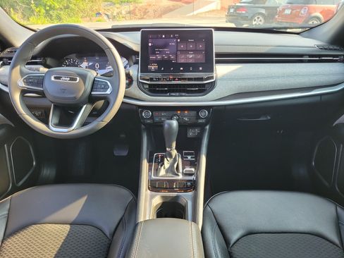 Used 2024 Jeep Compass Latitude AWD/4WD image 9