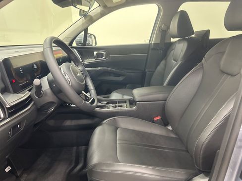 New 2025 Kia Sorento S image 9