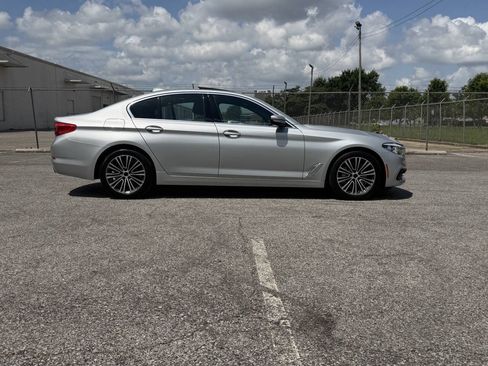 Used 2019 BMW 530i w/ Convenience Package RWD image 26