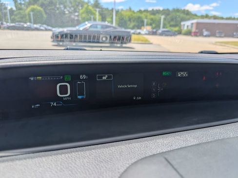 Used 2022 Toyota Prius Prime XLE FWD image 24