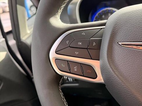 New 2026 Chrysler Pacifica Select image 42