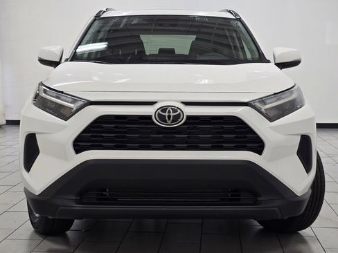 New 2025 Toyota RAV4 XLE image 12