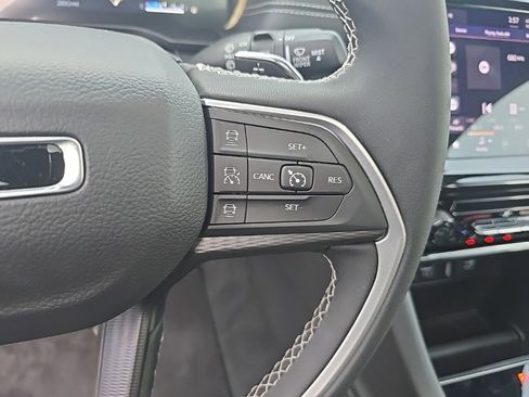 New 2025 Jeep Grand Cherokee 4WD image 25