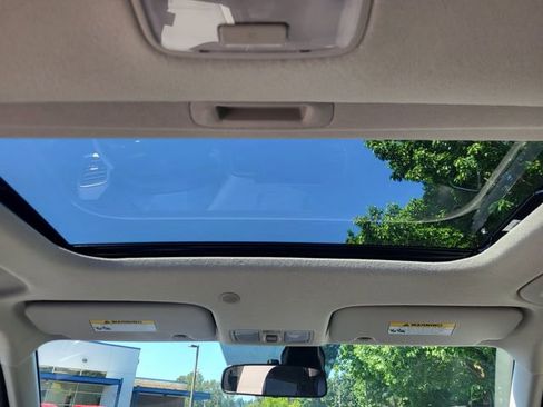 New 2025 Hyundai Venue SEL image 11