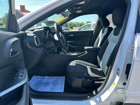 Certified 2024 Chevrolet Trax RS w/ Driver Confidence Package FWD image 23