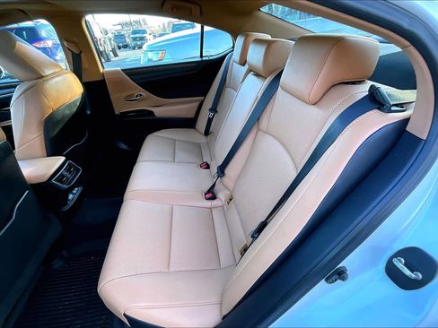 Used 2022 Lexus ES 350 w/ Premium Package image 20