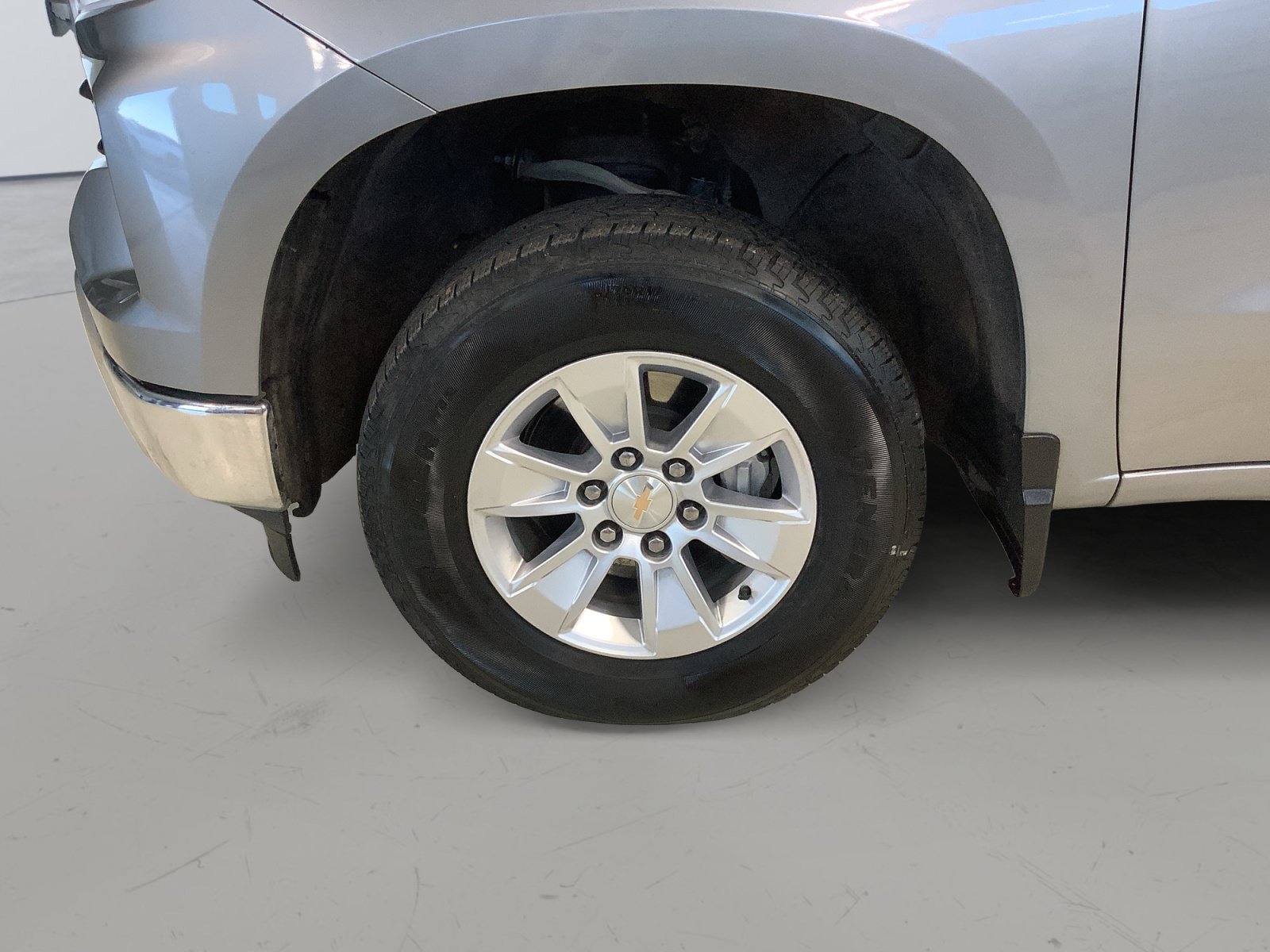 Used 2025 Chevrolet Silverado 1500 LT RWD image 8