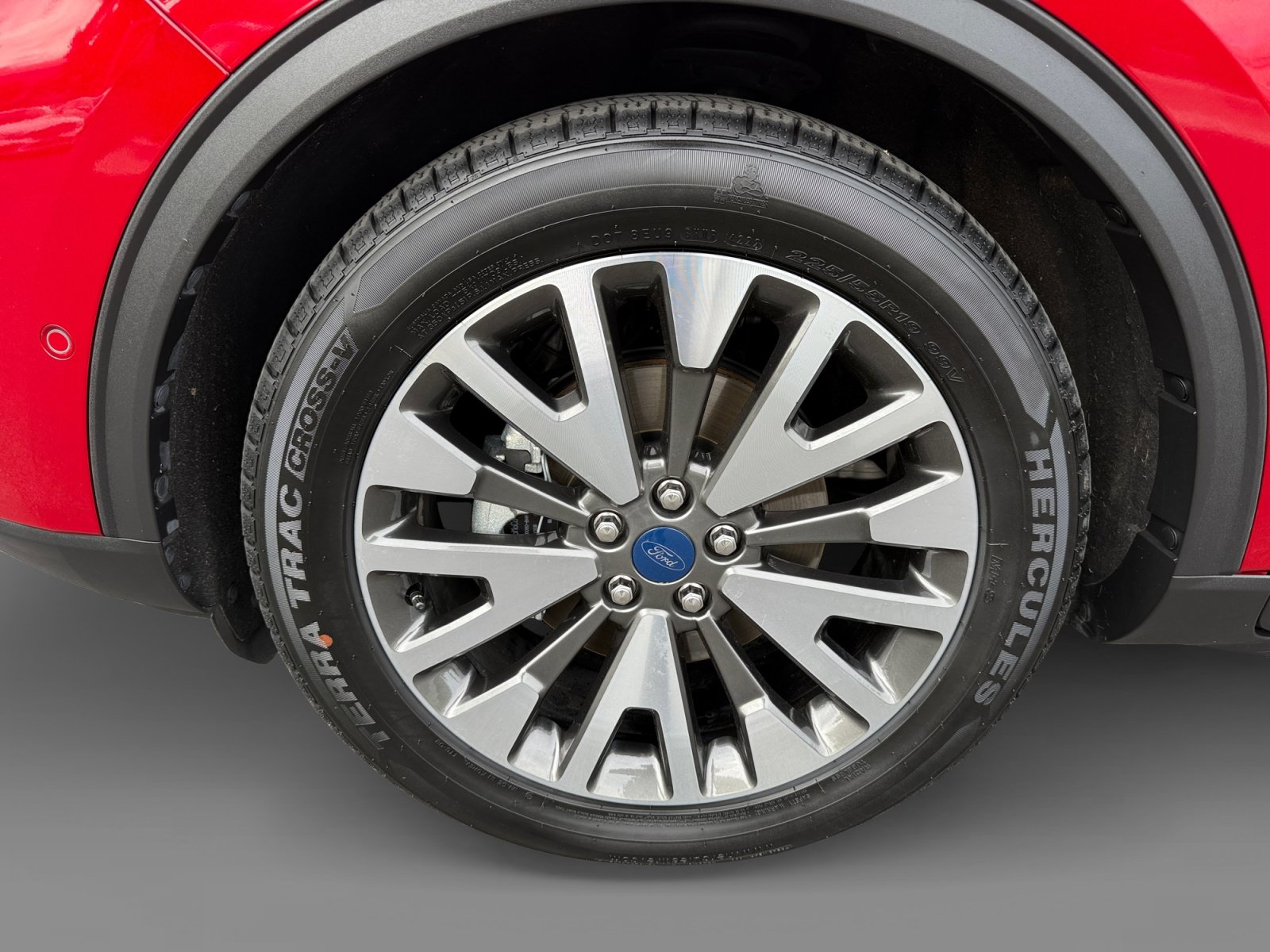 Used 2020 Ford Escape Titanium FWD image 9