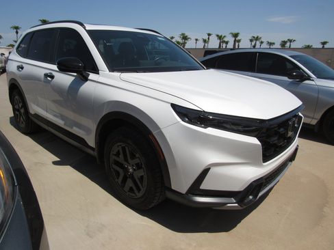Used 2026 Honda CR-V TrailSport image 2