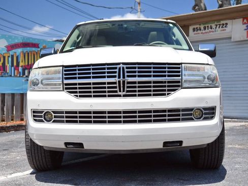 Used 2014 Lincoln Navigator L 2WD image 3