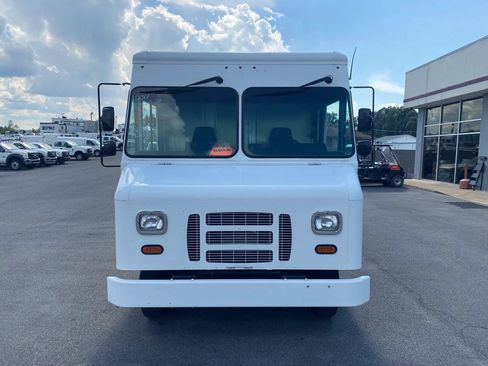 Used 2017 Ford E-350 and Econoline 350 Super Duty w/ A/C Prep Package RWD image 2
