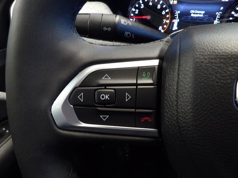 Used 2024 Jeep Compass Latitude w/ Sun and Sound Group AWD/4WD image 30
