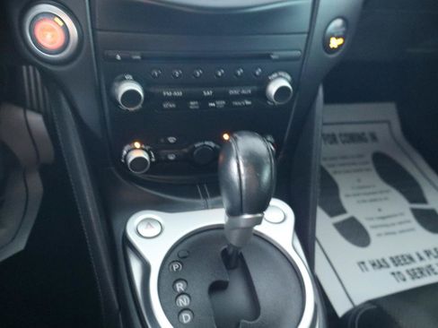 Used 2014 Nissan 370Z Touring w/ Sport Package RWD image 18