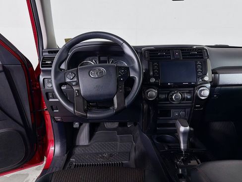Used 2020 Toyota 4Runner TRD Off-Road AWD/4WD image 19