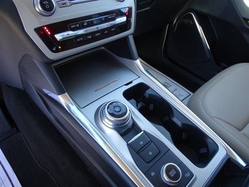 Used 2020 Ford Explorer XLT w/ Equipment Group 202A image 33