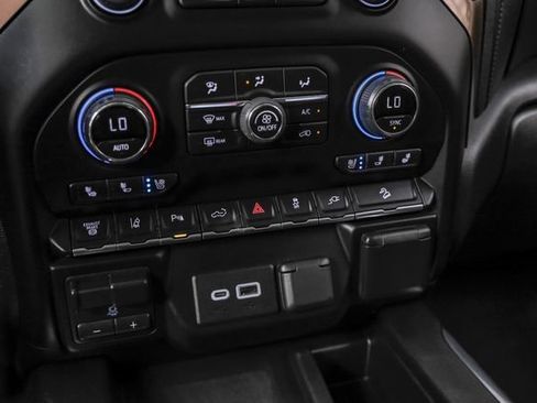 Used 2022 Chevrolet Silverado 3500 High Country w/ Technology Package AWD/4WD image 28