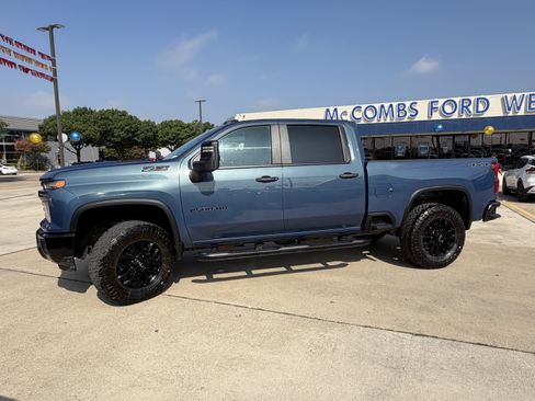 Used 2025 Chevrolet Silverado 2500 Custom w/ Custom Value Package AWD/4WD image 14