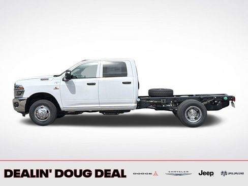 New 2026 RAM 3500 Tradesman AWD/4WD image 2