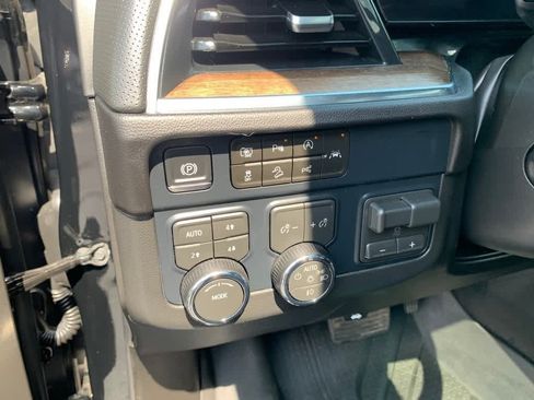 Used 2026 Chevrolet Tahoe High Country w/ Sun And Tow Package AWD/4WD image 24