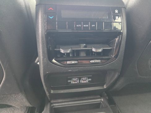 Used 2023 Jeep Grand Cherokee L Laredo AWD/4WD image 16