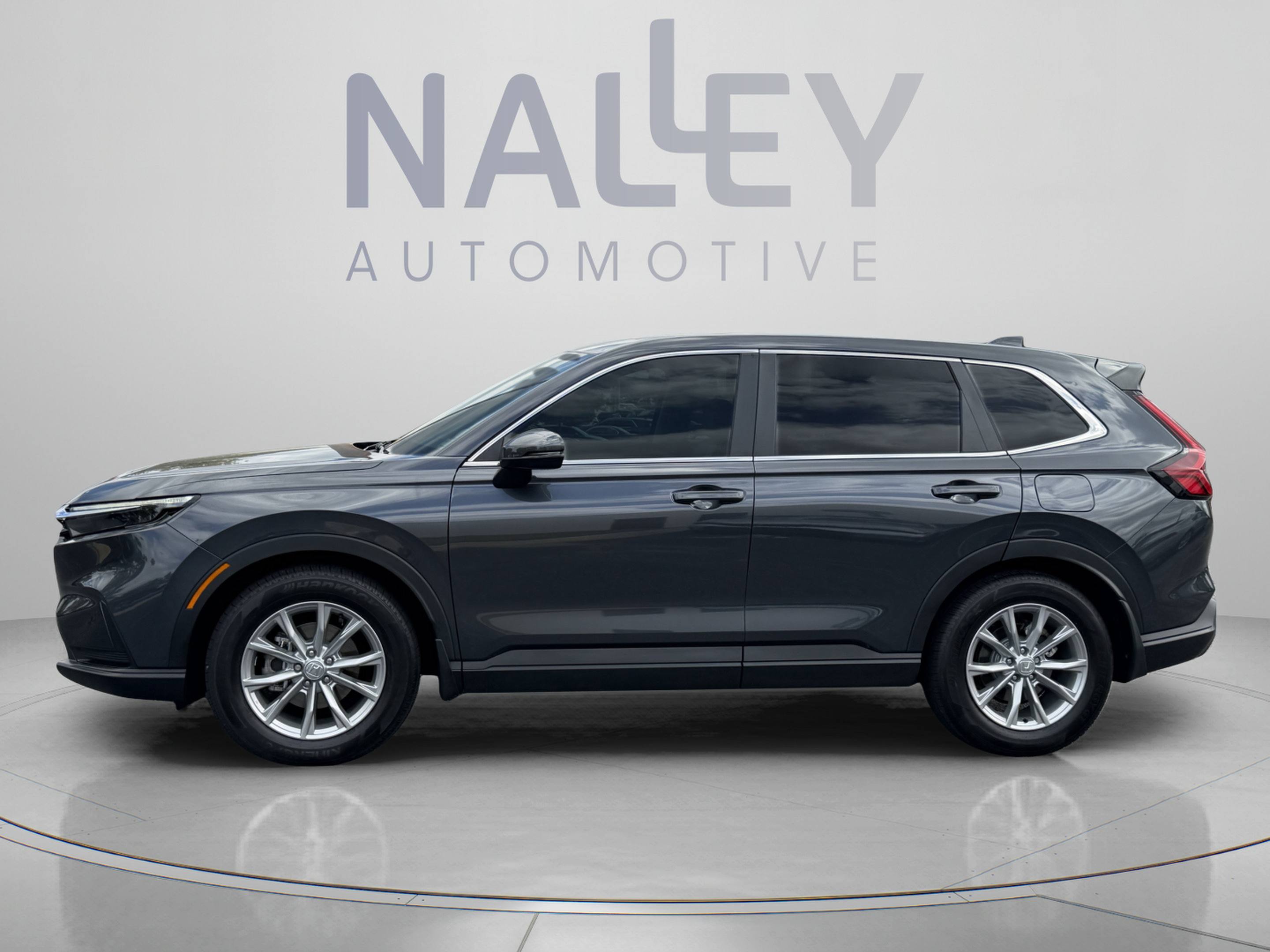 Used 2025 Honda CR-V EX image 2