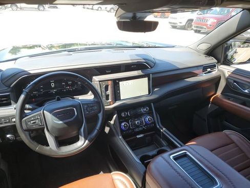 Used 2024 GMC Yukon Denali Ultimate AWD/4WD image 24