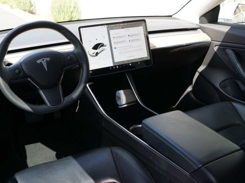 Used 2020 Tesla Model 3 Long Range image 31