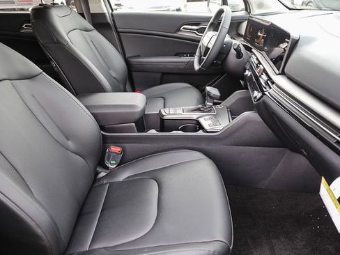 New 2026 Kia Sportage EX FWD image 18