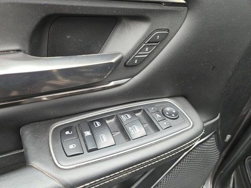 Used 2019 RAM 1500 Limited w/ Body Color Bumper Group image 9