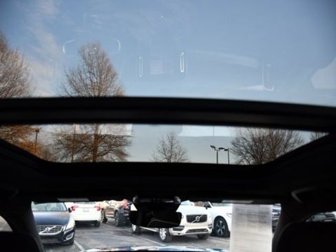 Certified 2025 Volvo XC40 B5 Plus image 26