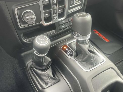 New 2025 Jeep Gladiator Sport w/ Premium Package AWD/4WD image 39