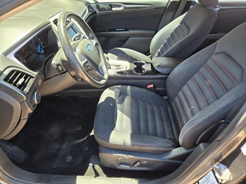 Used 2015 Ford Fusion SE w/ Equipment Group 201A FWD image 5
