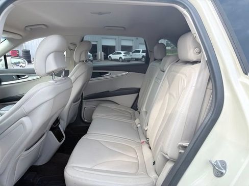 Used 2016 Lincoln MKX Select w/ Select Plus Package FWD image 11