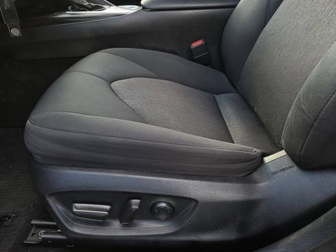 Used 2022 Toyota Camry LE w/ Carpet Mat Package (TMS) FWD image 11