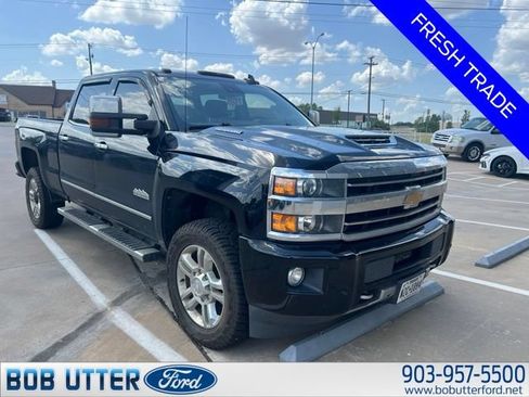 Used 2018 Chevrolet Silverado 2500 High Country w/ Duramax Plus Package AWD/4WD image 2