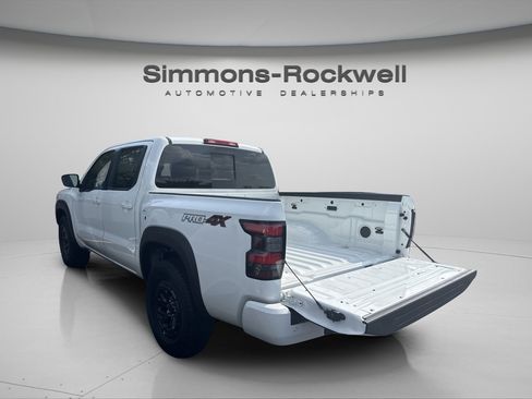 Used 2026 Nissan Frontier PRO-4X AWD/4WD image 3