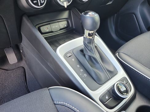Certified 2026 Hyundai Venue SEL FWD image 15