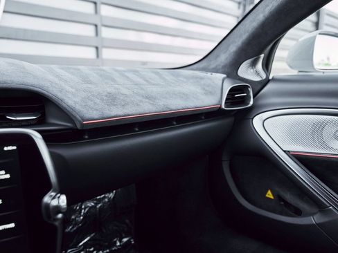 Used 2023 McLaren Artura RWD image 72