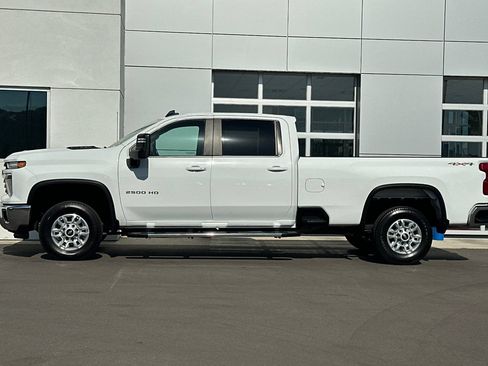Used 2025 Chevrolet Silverado 2500 LT w/ Convenience Package AWD/4WD image 7