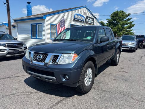 Used 2014 Nissan Frontier SV w/ SV Value Truck Package AWD/4WD image 11