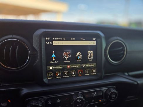 Used 2022 Jeep Gladiator Overland AWD/4WD image 23