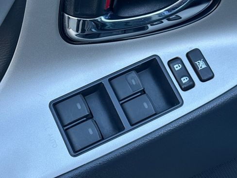 Used 2011 Toyota Camry SE image 12