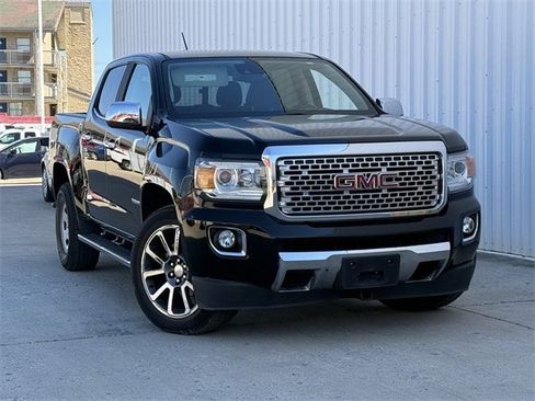 Used 2020 GMC Canyon Denali image 2